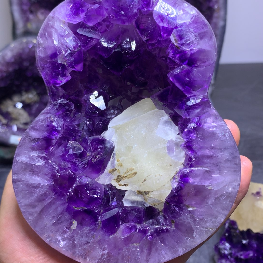 水晶摆件未镶嵌?****?紫晶