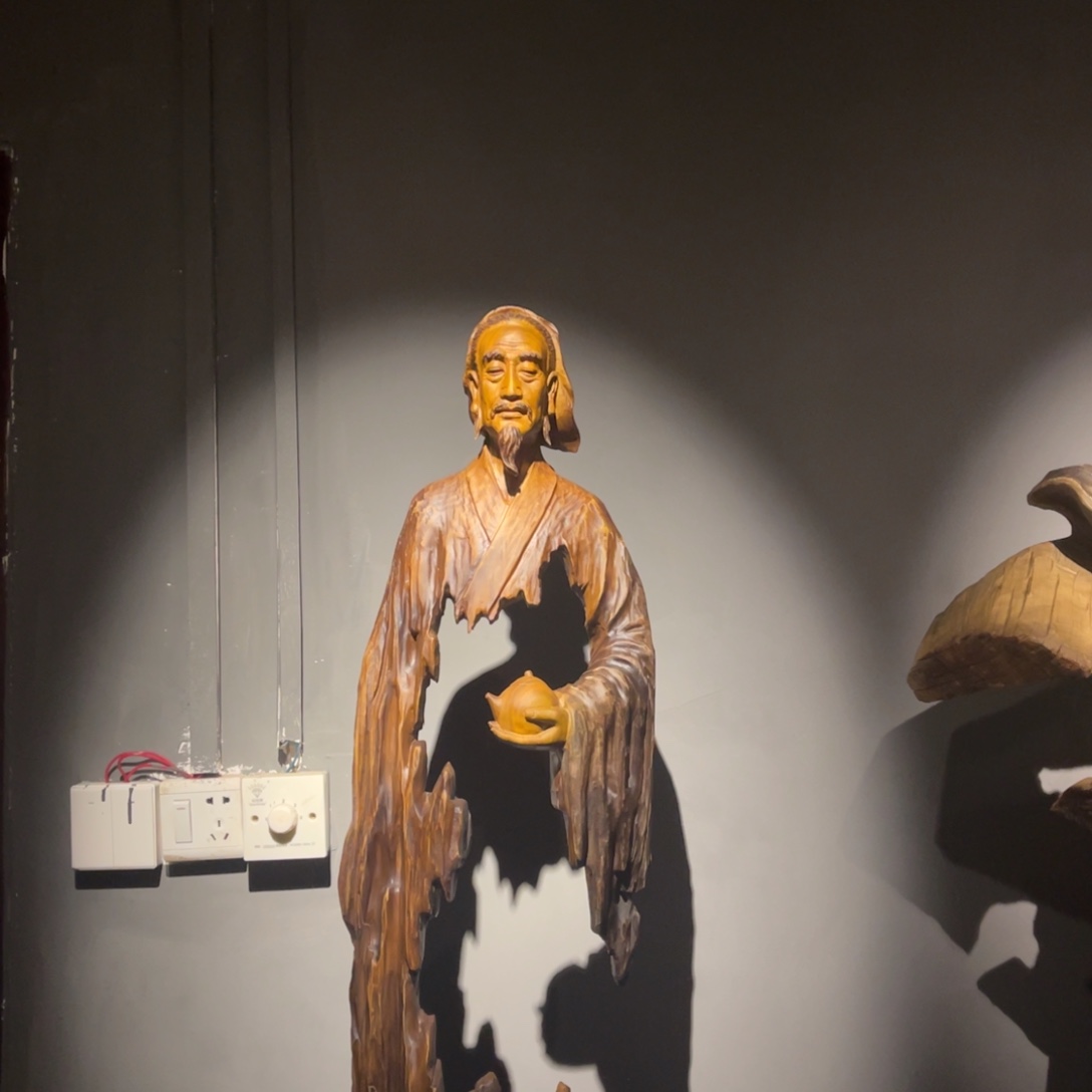 香樟木久**?茶圣陆羽