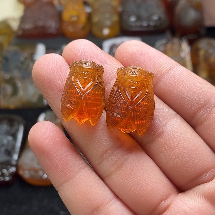 琥珀未镶嵌颈饰53