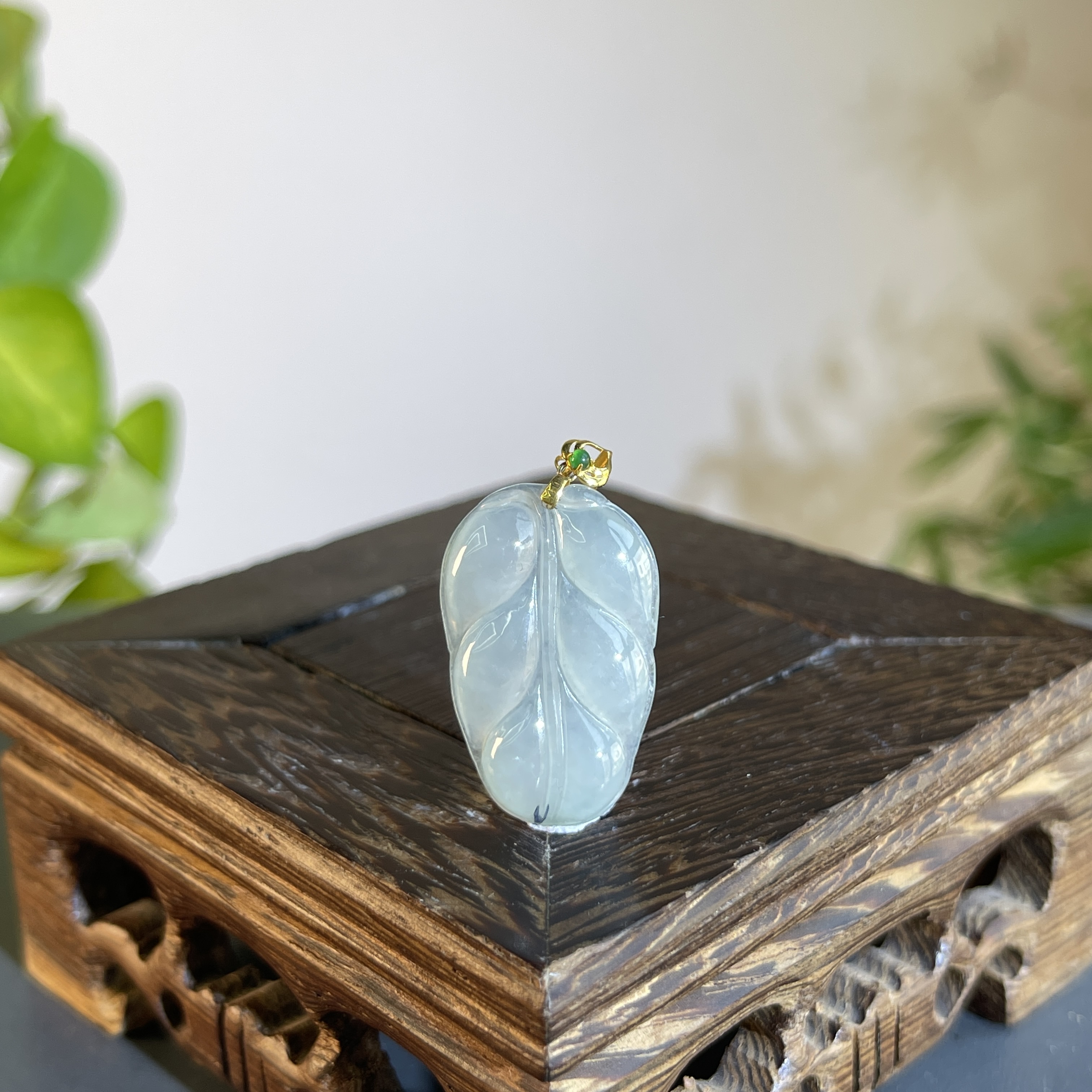 JTW05-016  天然缅甸A货翡翠 18K扣金枝玉叶