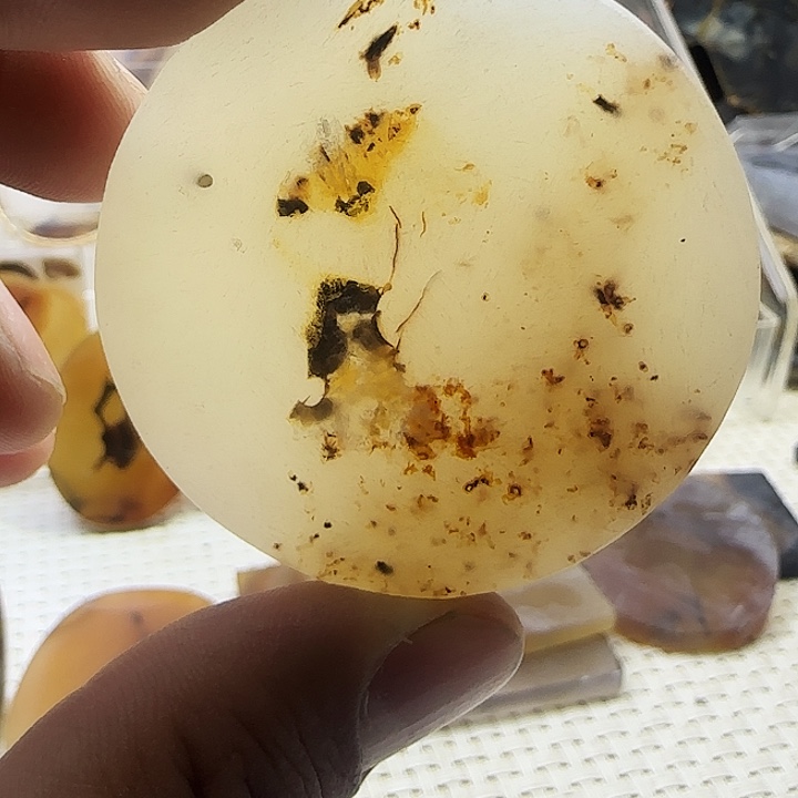 玛瑙/玉髓未镶嵌珠宝奇石