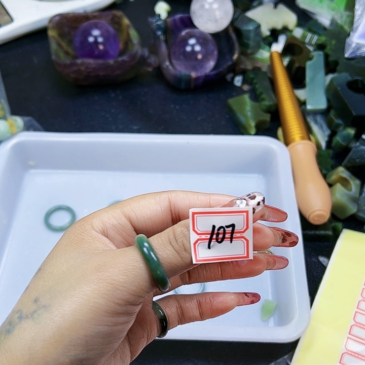 翡翠戒指未镶嵌，