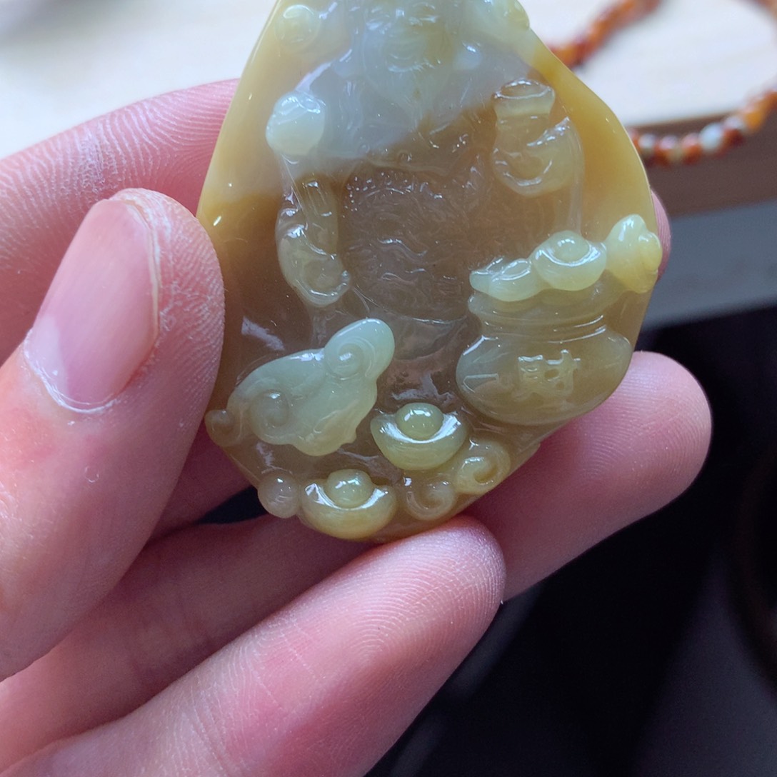 翡翠颈饰未镶嵌吊坠