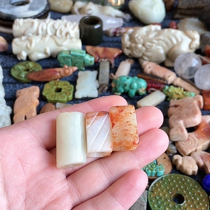 点***斋和田玉未镶嵌颈饰97