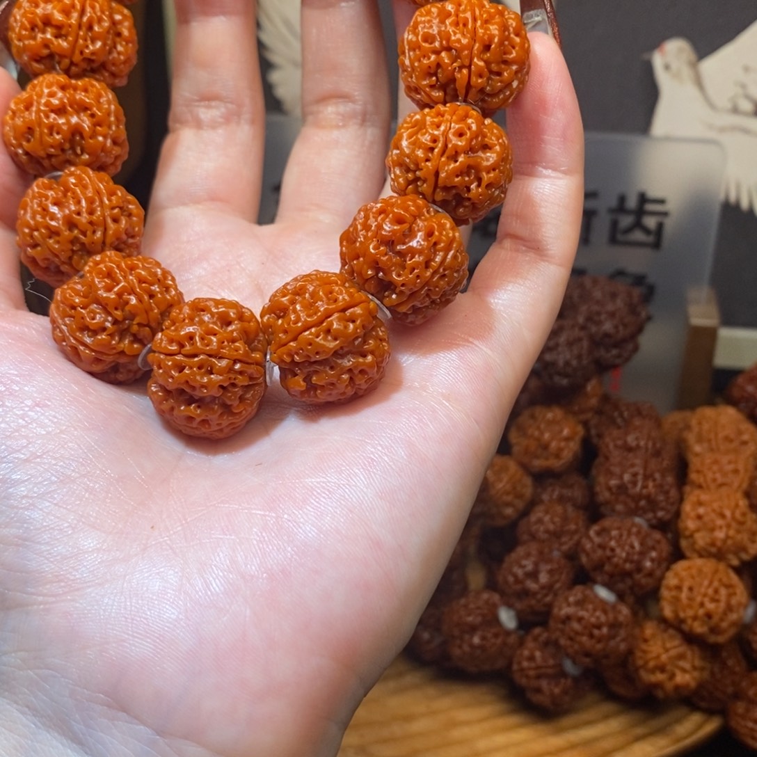 吊坠金刚菩提205深橘01款。 