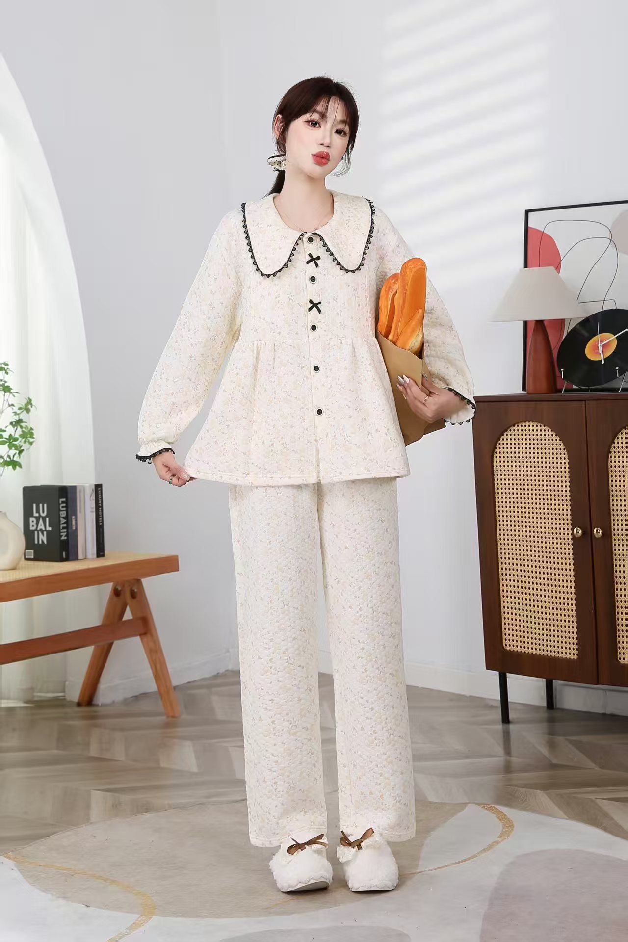 空气棉家居服月子服，透气吸汗柔软亲肤抗菌等优点。