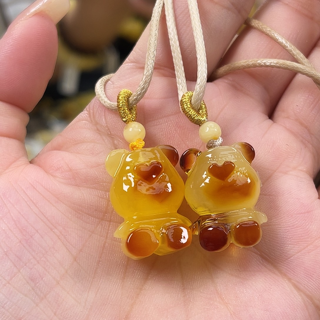 未镶嵌琥珀裸石多样性发其一