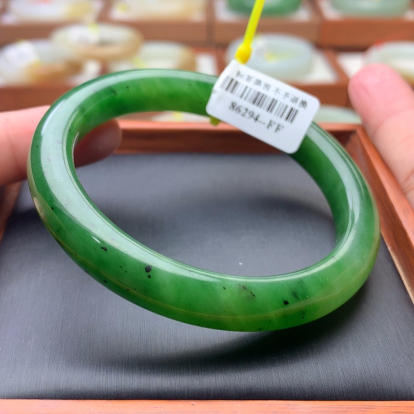 【闪购商品】和田玉手镯未镶嵌59