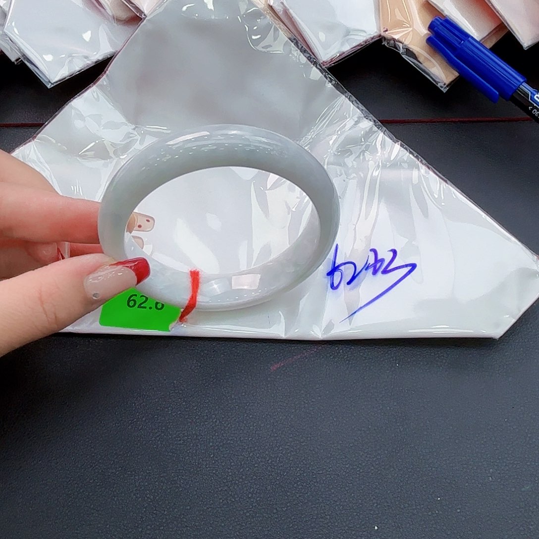 翡翠手镯未镶嵌天然缅甸a货翡翠 