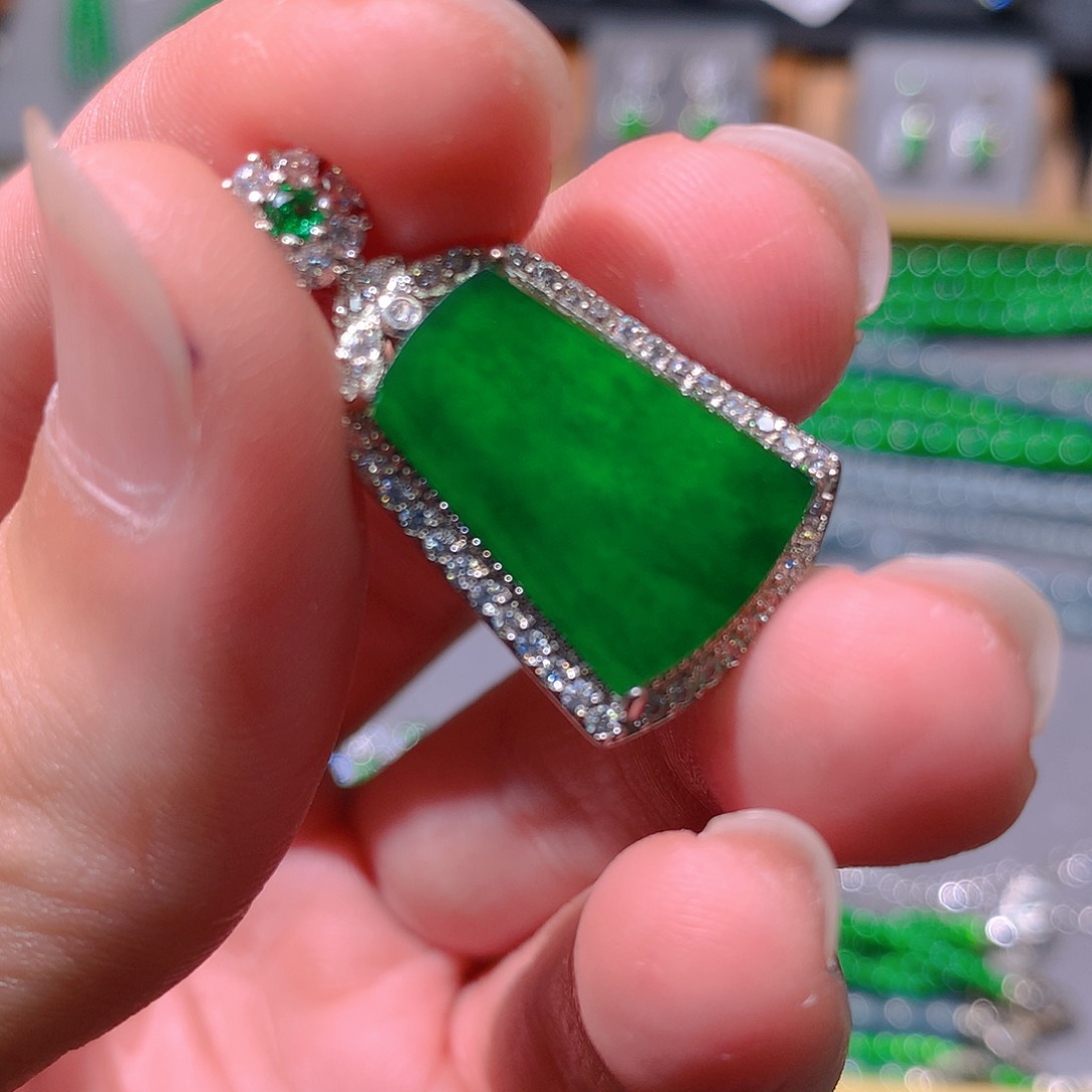 翡翠吊坠(不含链)未镶嵌天然