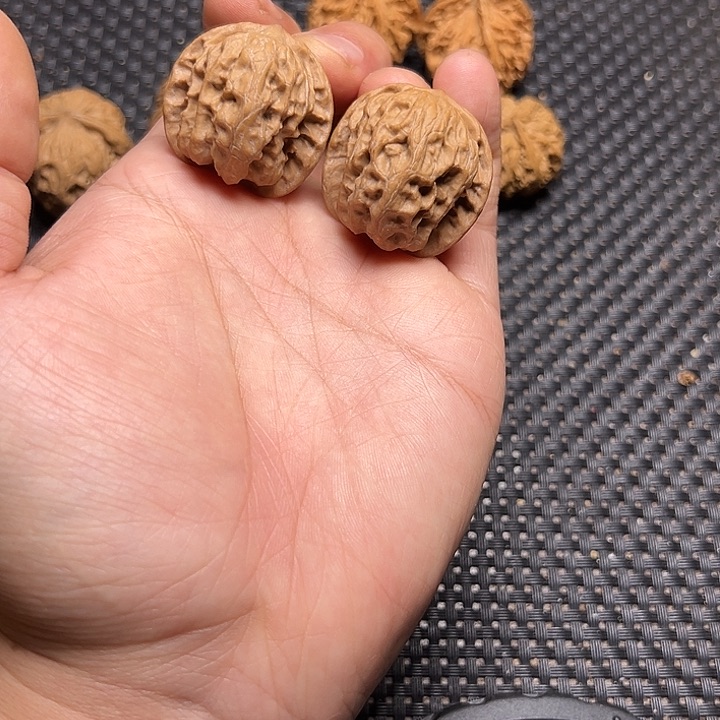 文玩核桃吊坠昌闷