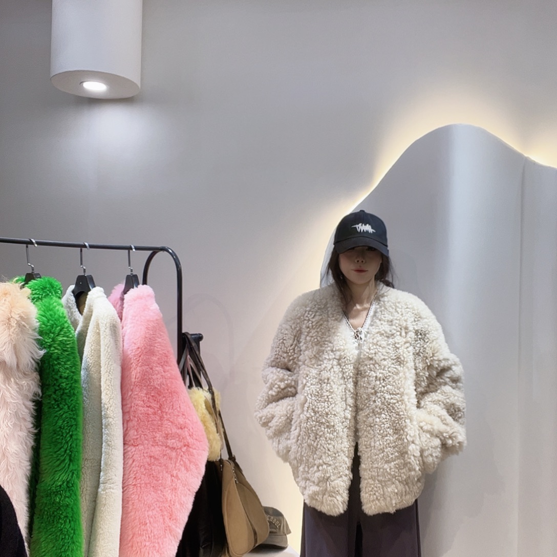 真皮皮毛一体外套033。140斤内