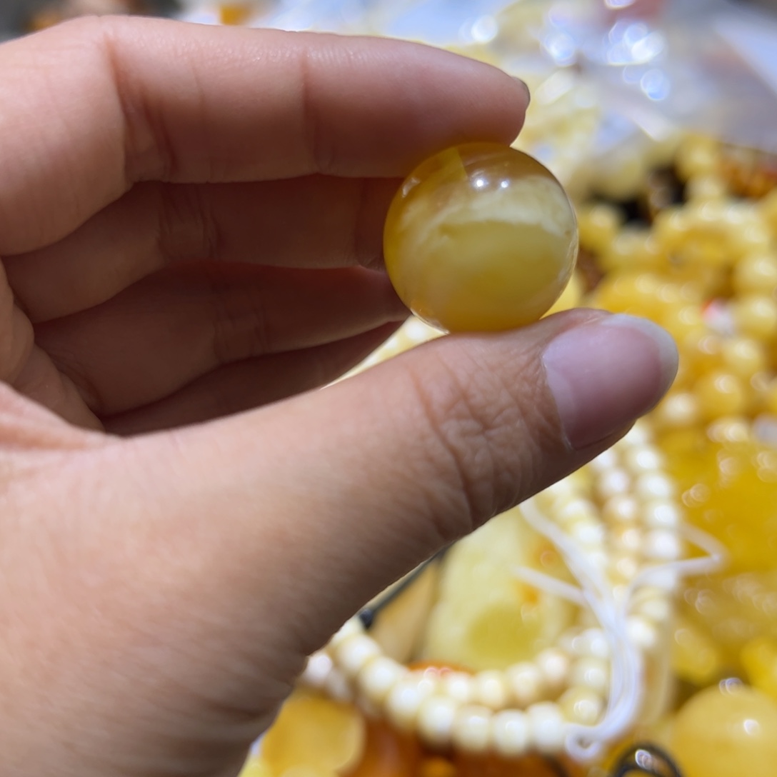 琥珀珠宝奇石未镶嵌