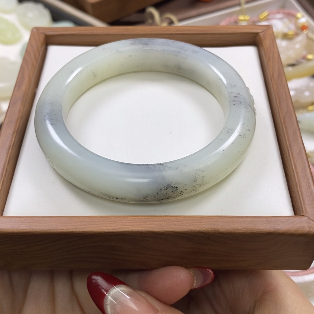 【闪购商品】和田玉手镯54未镶嵌