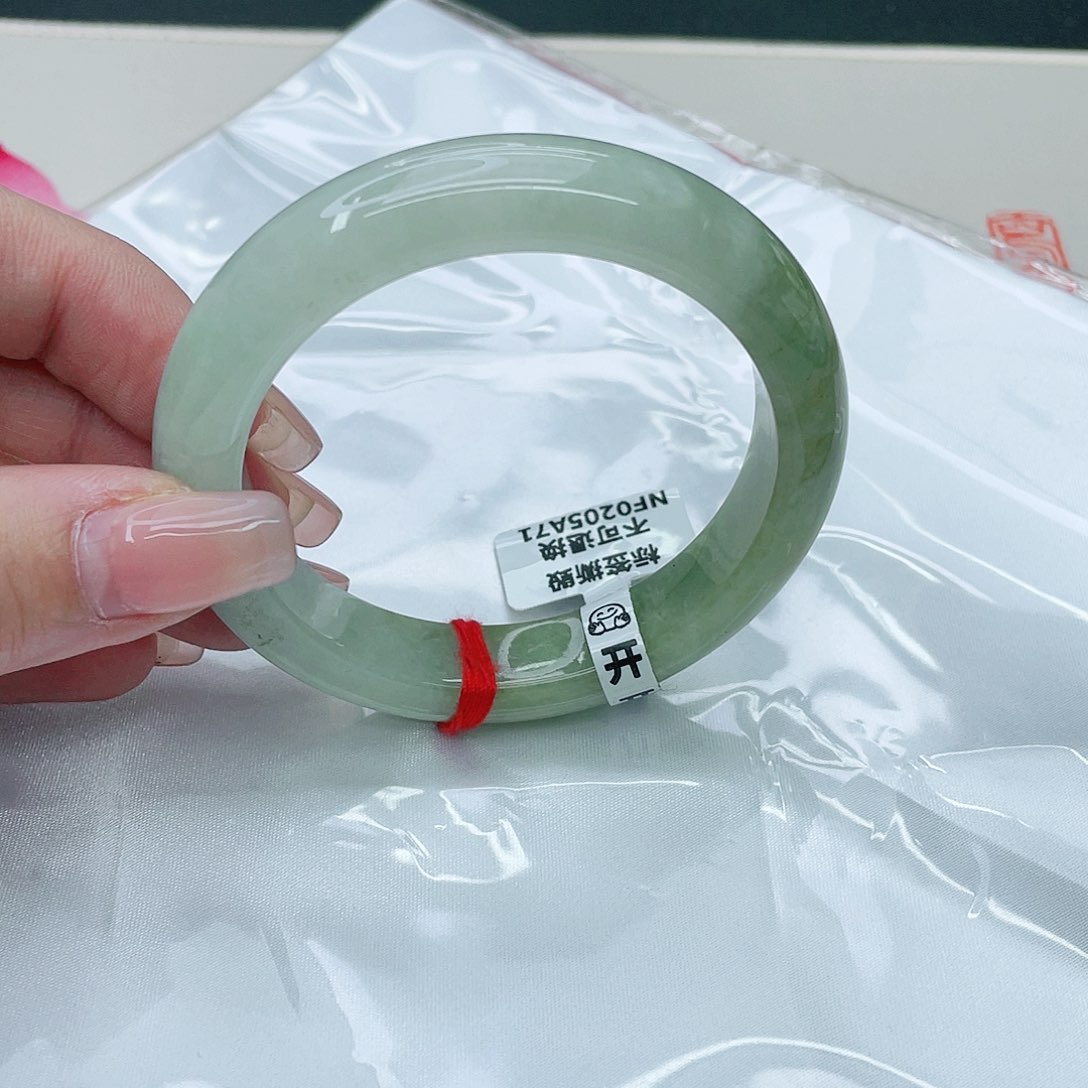 翡翠手镯未镶嵌正54.6