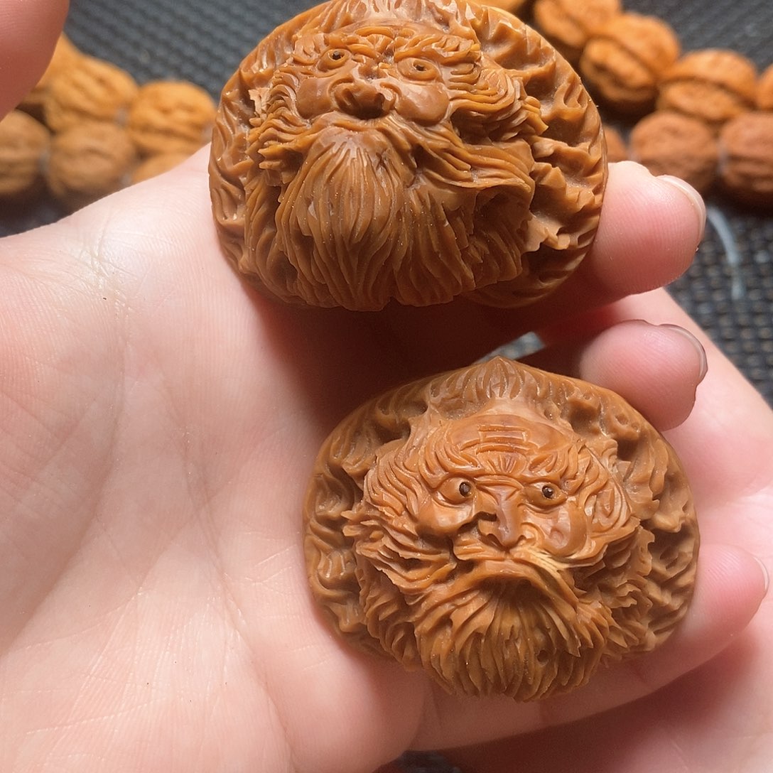 文玩核桃手串狮头