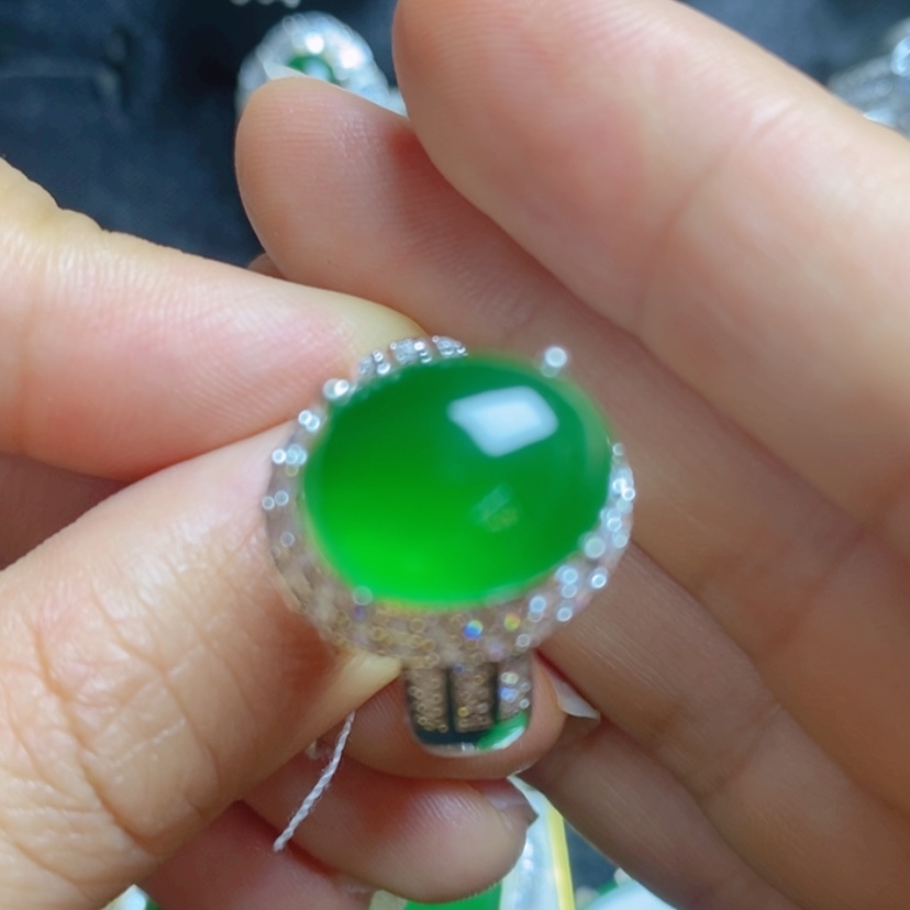 【闪购商品】翡翠挂件未镶嵌蛋面