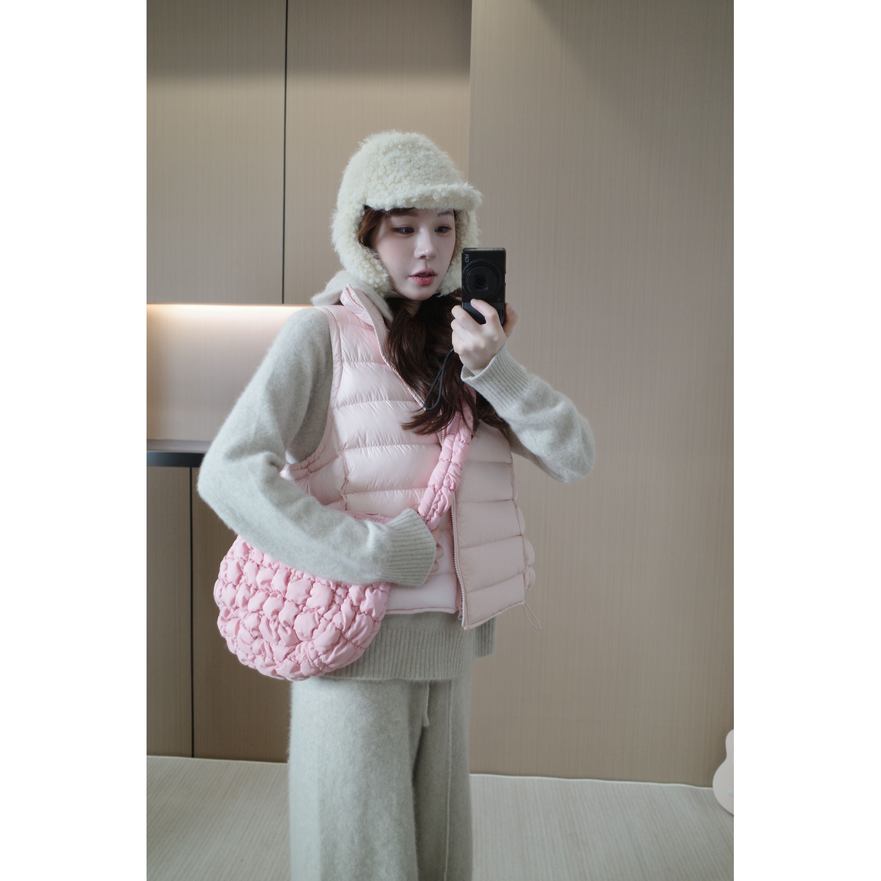 149g起粉色轻薄短款马甲XMZH10909