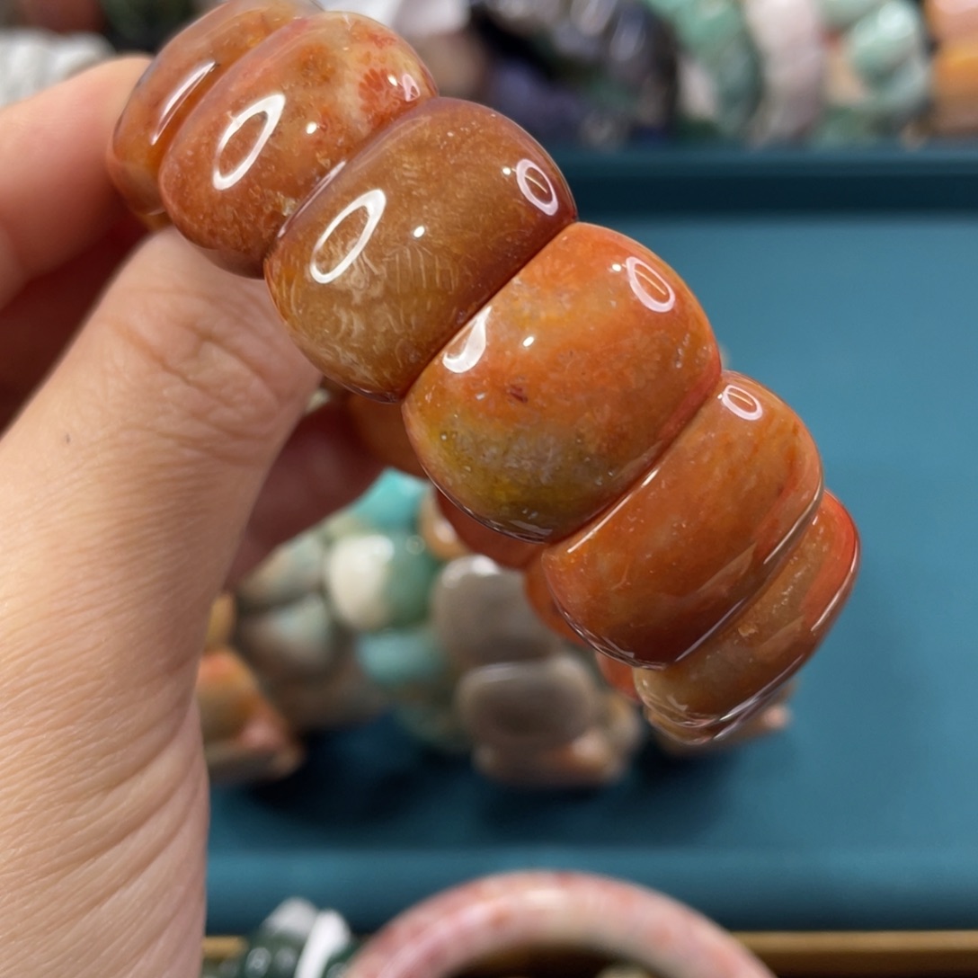 未镶嵌手镯硅化玉