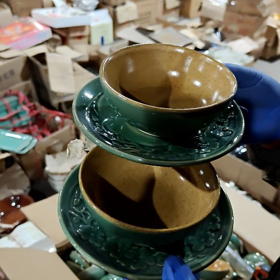 摆件陶瓷盘子碗啥都有