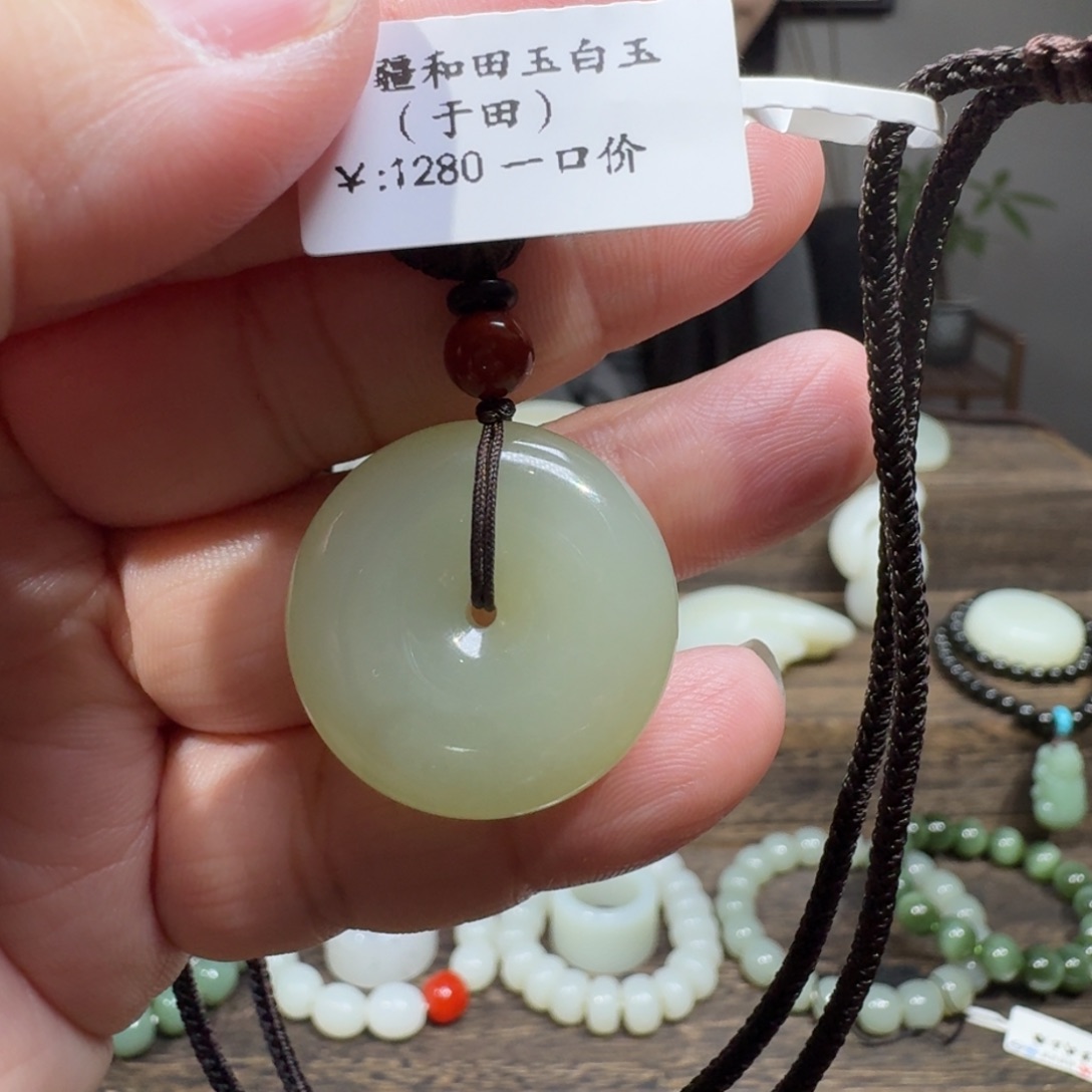 和田玉颈饰未镶嵌