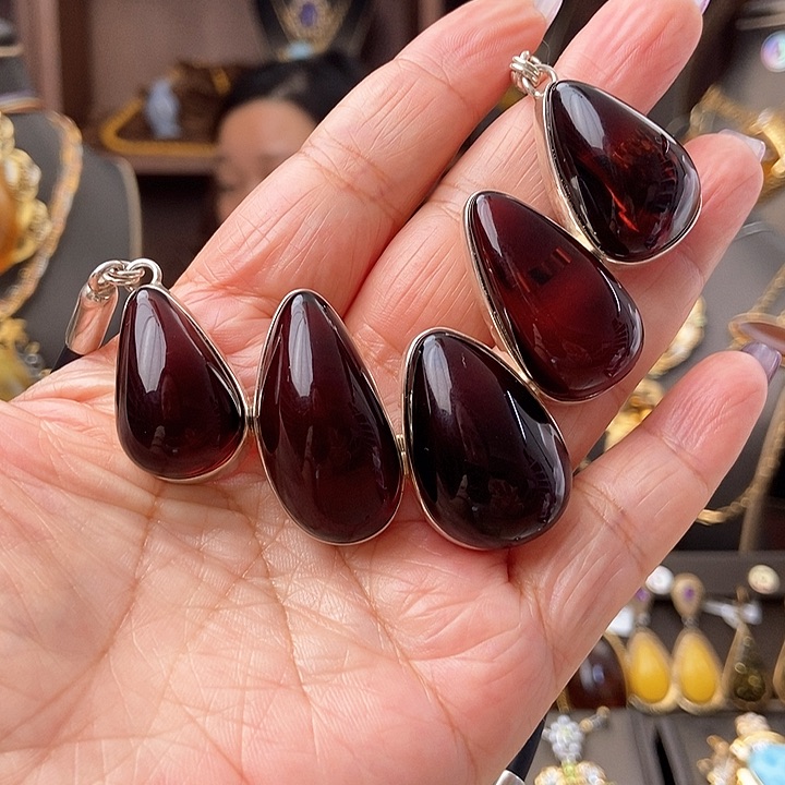 琥珀颈饰银S925镶嵌吊坠