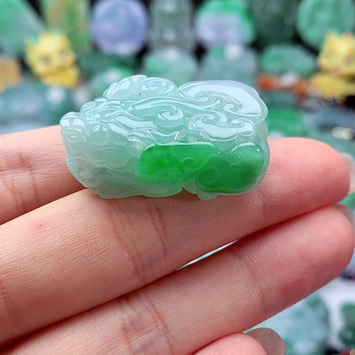 翡翠颈饰未镶嵌翡翠