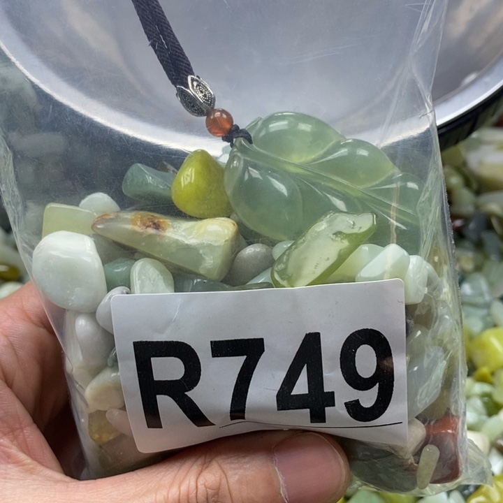 蛇纹石玉未镶嵌鱼缸石