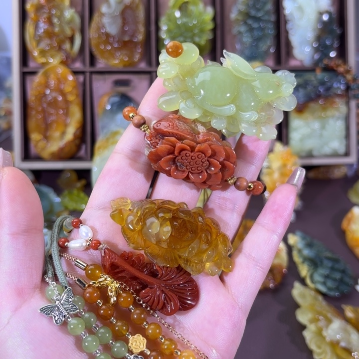 未镶嵌蛇纹石玉颈饰揽*?随机发