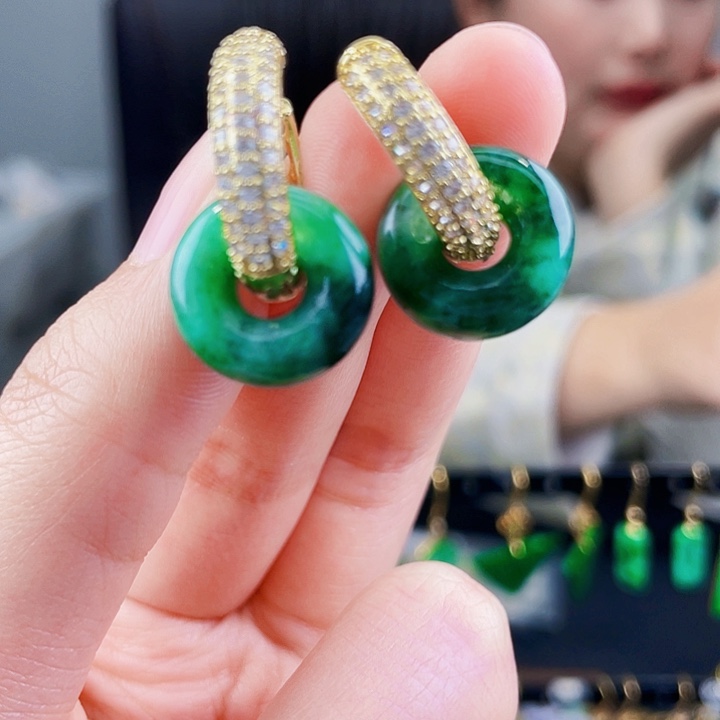 翡翠耳饰未镶嵌饰品