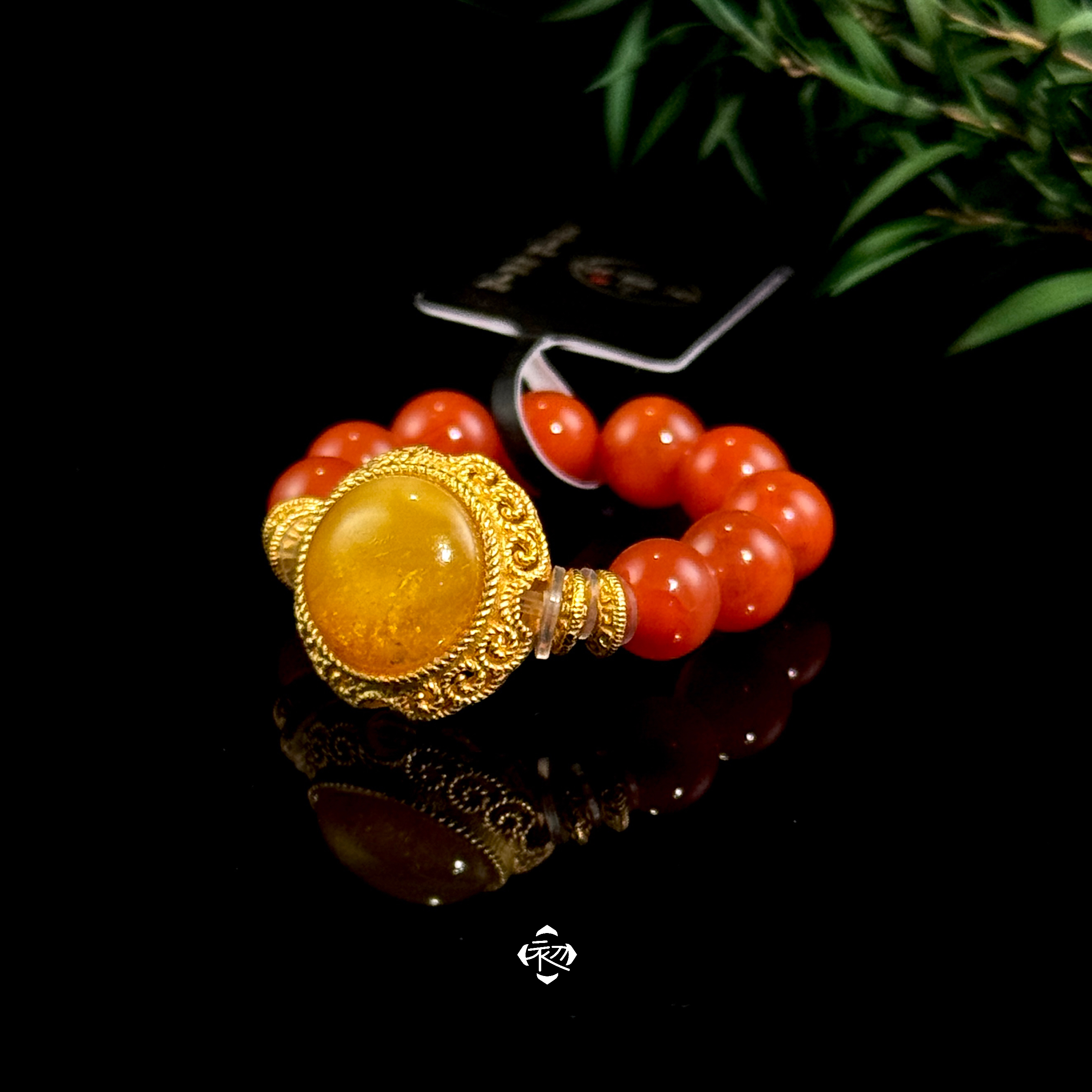 E2822W「向·阳」精工 蜜蜡  润体瓦西南红戒指