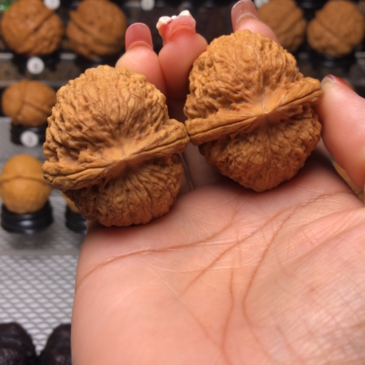 橄榄核把件36龙鳞铁狮子头