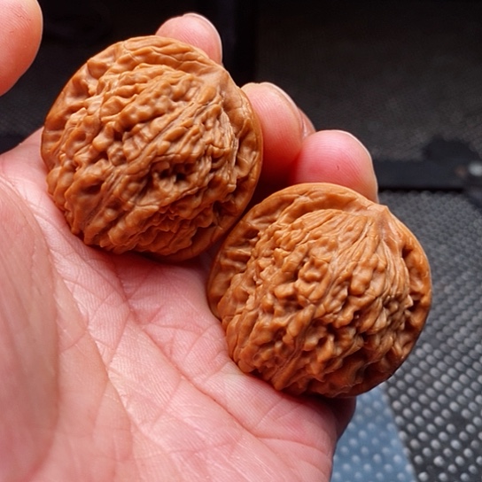 文玩核桃把件广*四座楼