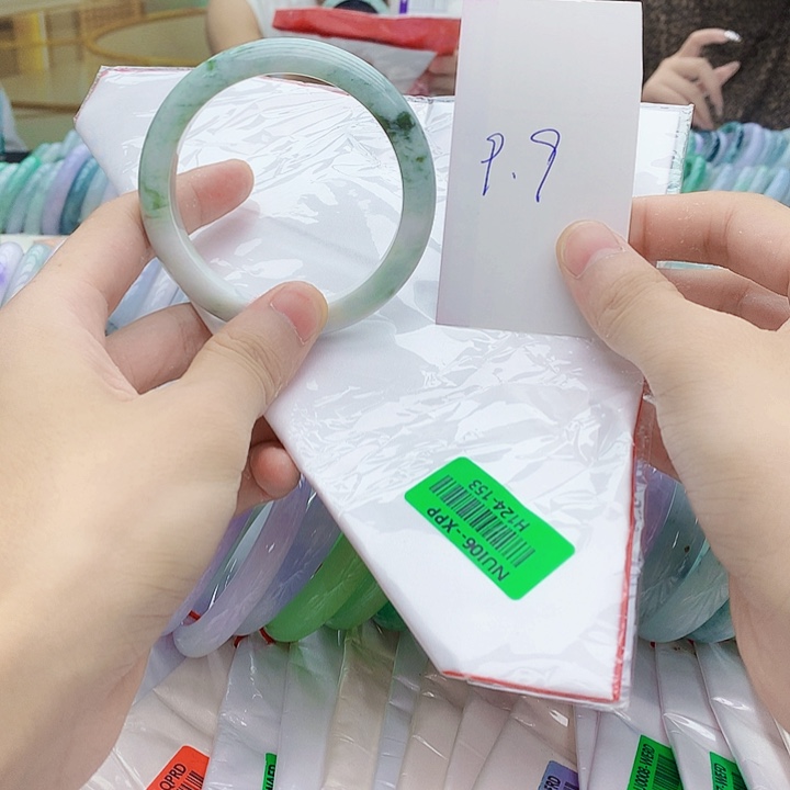 刘***生未镶嵌手镯翡翠Uyghur
