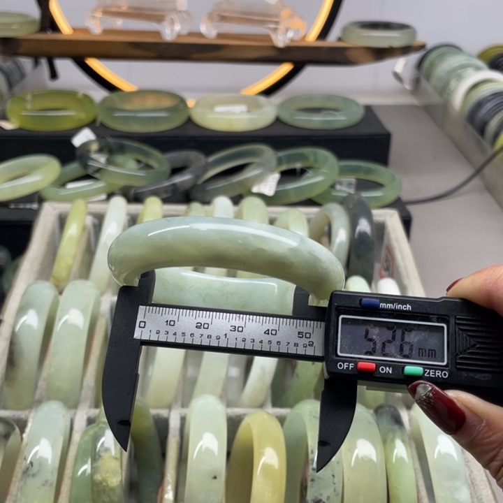 蛇纹石玉手镯未镶嵌321