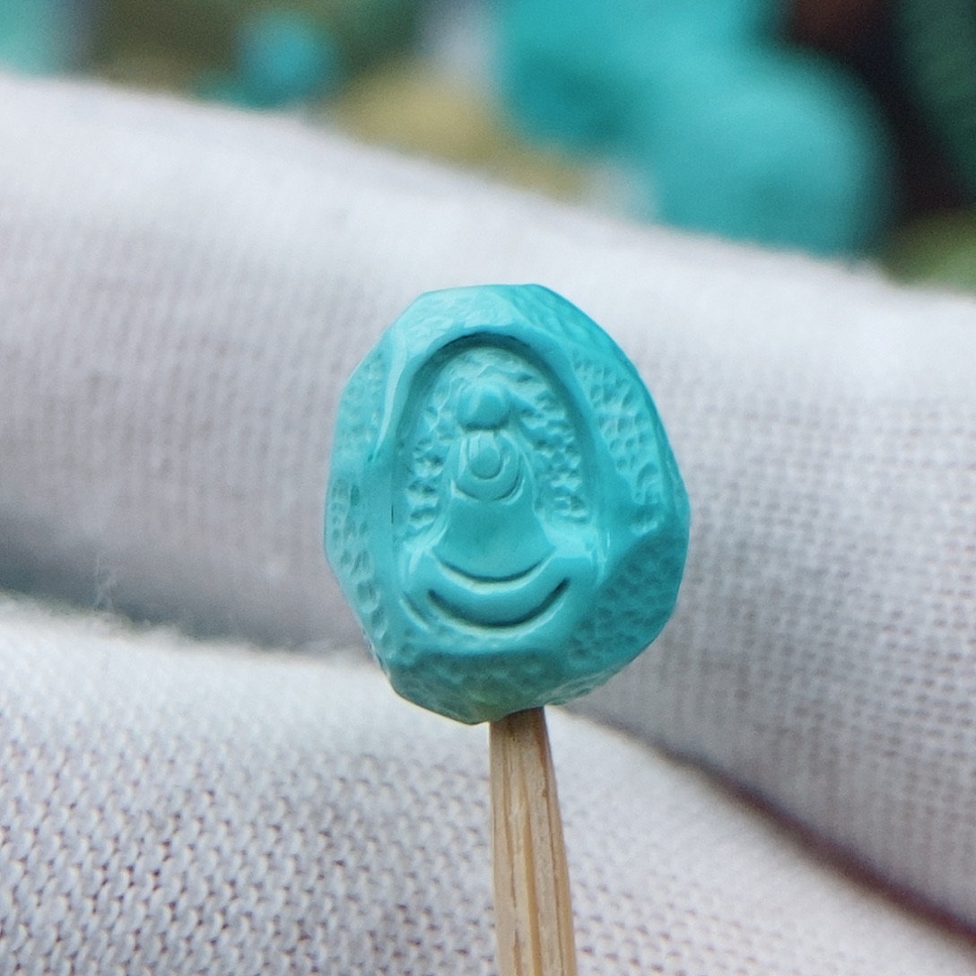 绿松石未镶嵌颈饰