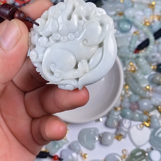 翡翠未镶嵌颈饰天然翡翠