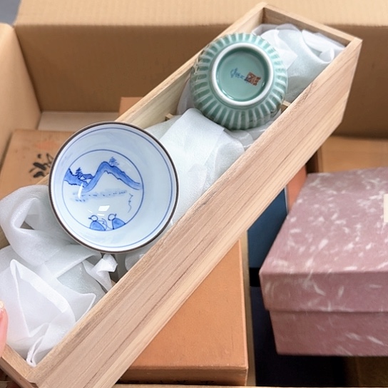 精品瓷器。