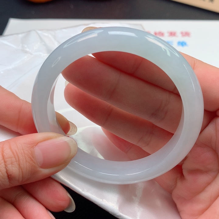 翡翠手镯未镶嵌正