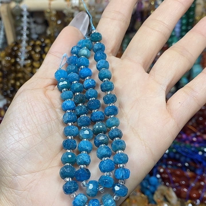 莹****玛瑙/玉髓未镶嵌珠宝半成品