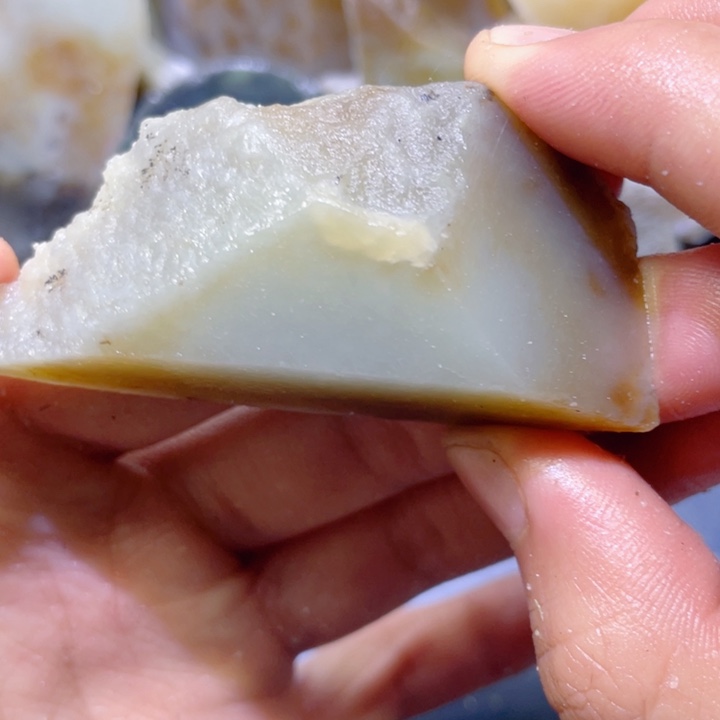 和田玉未镶嵌珠宝半成品