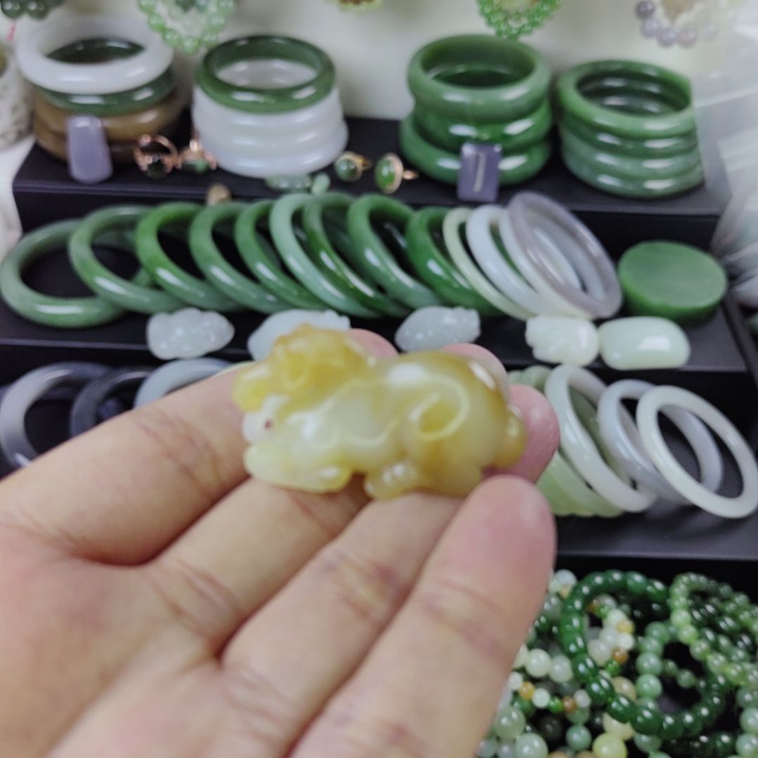 和田玉颈饰未镶嵌