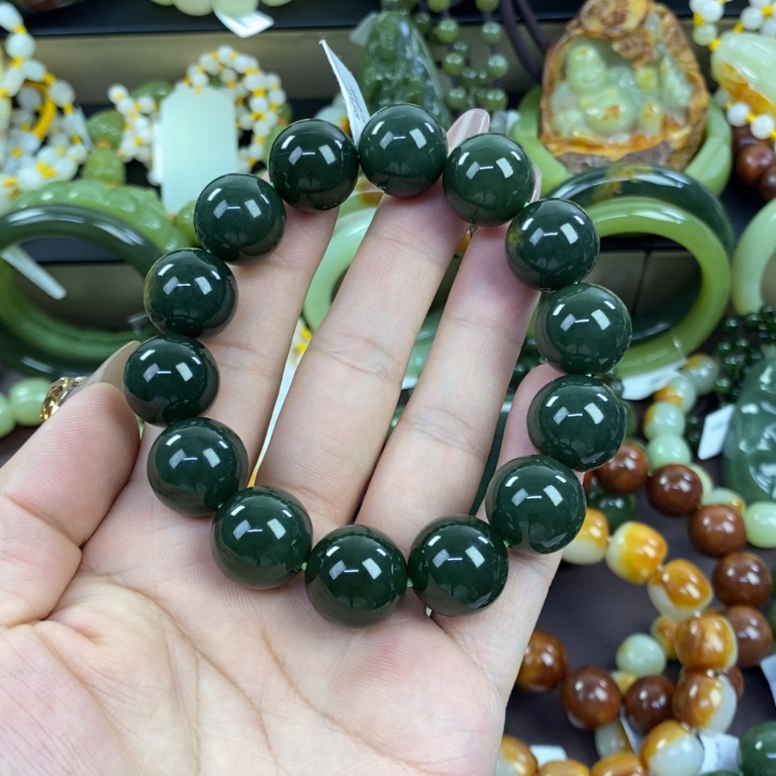 济***民透闪石质玉未镶嵌手串