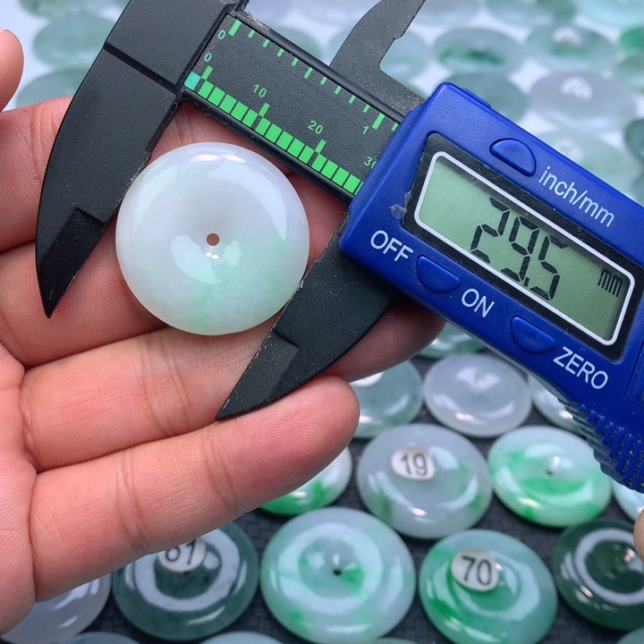 翡翠颈饰未镶嵌缅甸天然A货翡翠