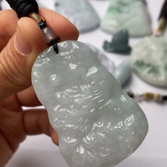 翡翠未镶嵌挂件翡翠