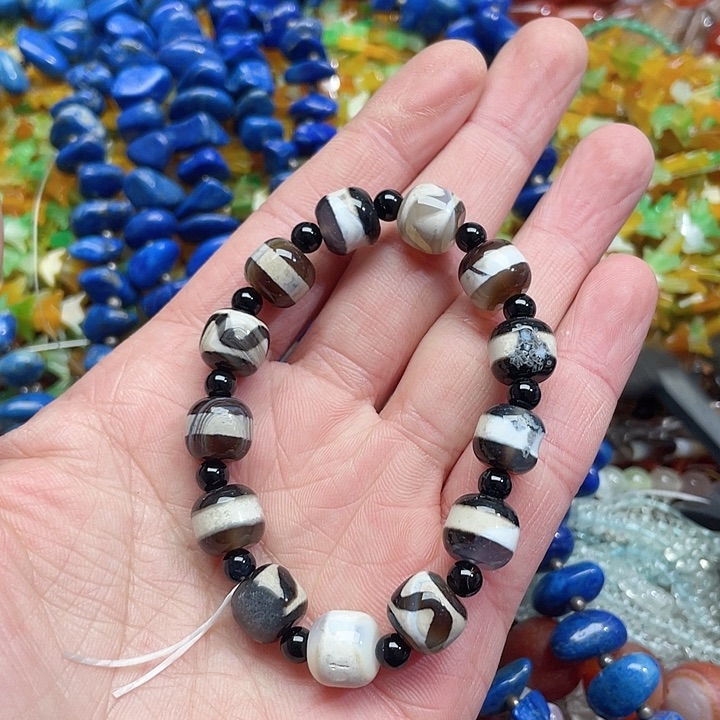 玛瑙/玉髓珠宝半成品未镶嵌一条10mm玛瑙手串