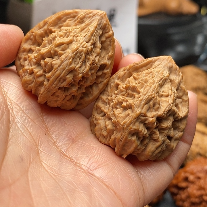 文玩核桃吊坠野生塔尖33尺