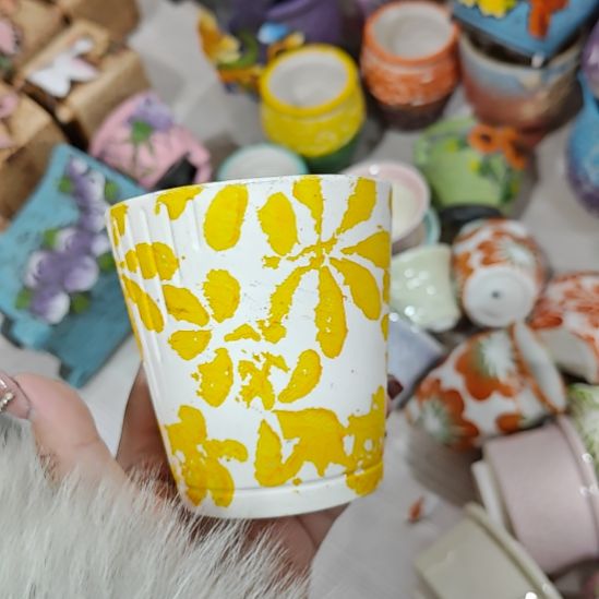 当场凑满15发货，不凑不发，花盆盆口不方不圆有针孔黑点矿点是正常