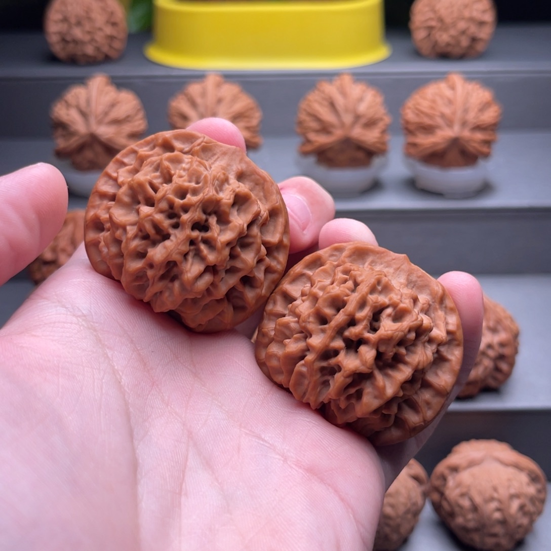 大***冯文玩核桃把件秦闷