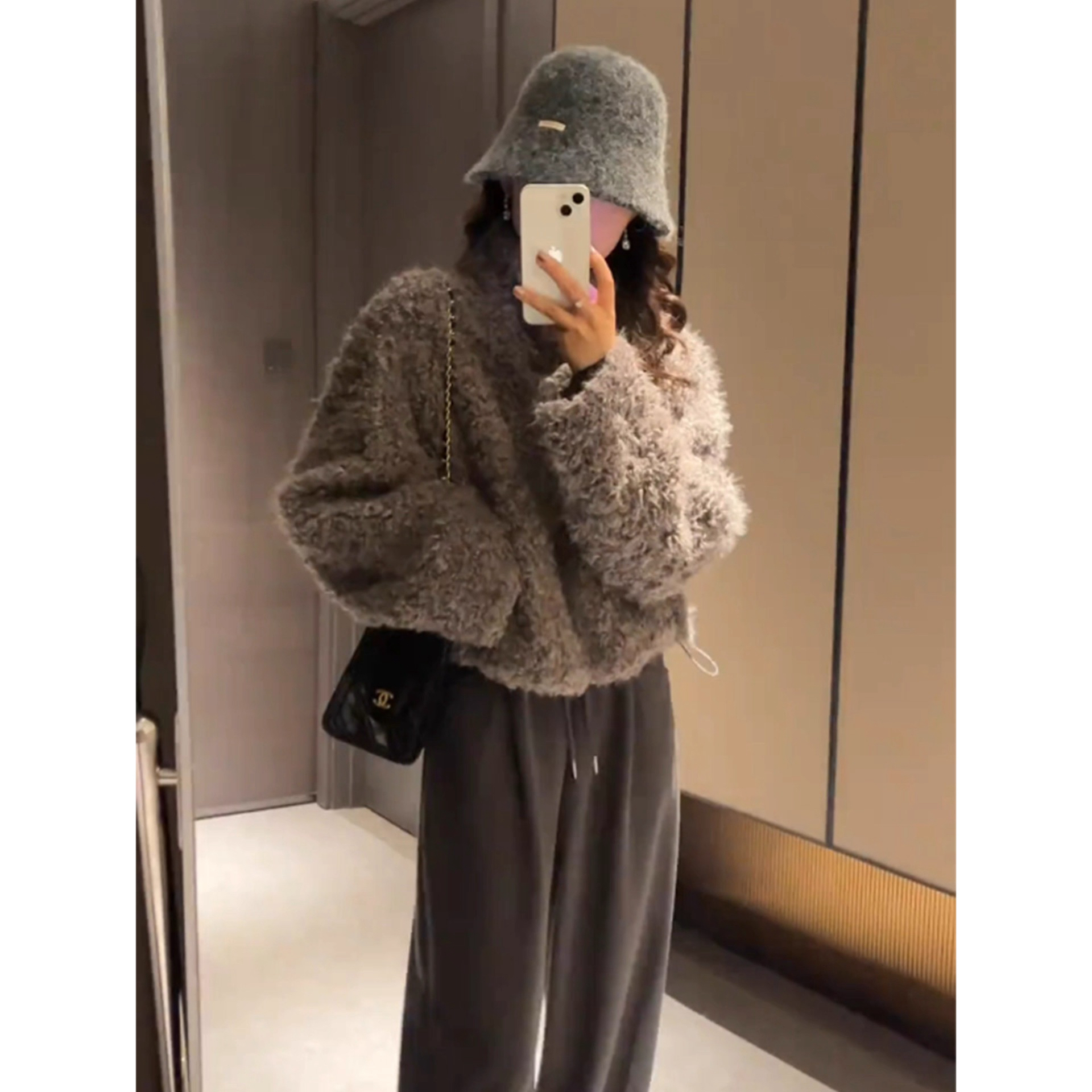 极简羊羔毛外套女2025冬季新款宽松显瘦百搭皮毛一体短款外套新